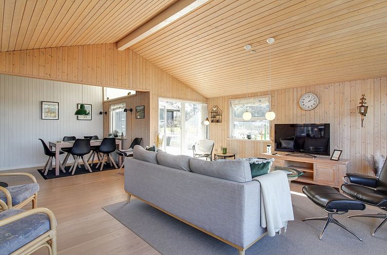 Vakantiehuis "Fridhild" - 875m from the sea