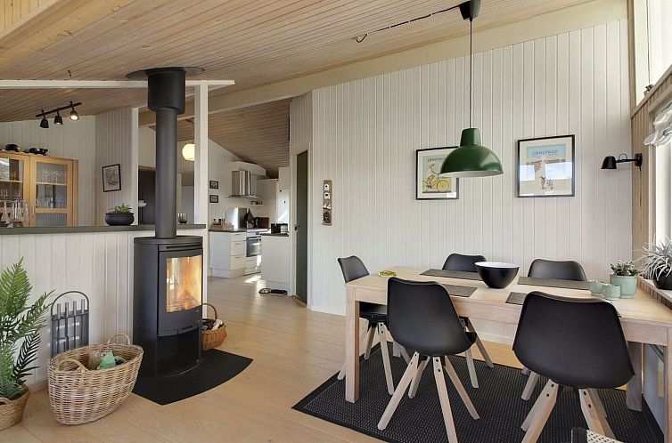 Vakantiehuis "Fridhild" - 875m from the sea