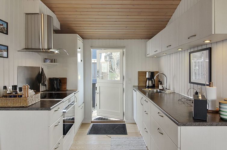 Vakantiehuis "Fridhild" - 875m from the sea