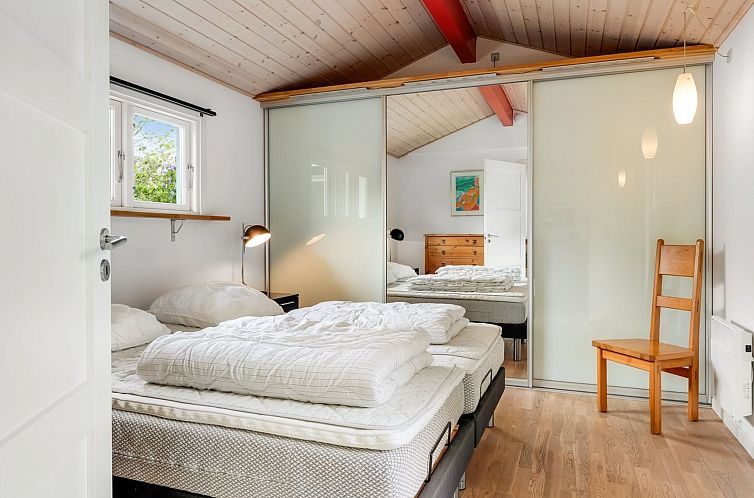 Vakantiehuis "Ensio" - 1.2km from the sea