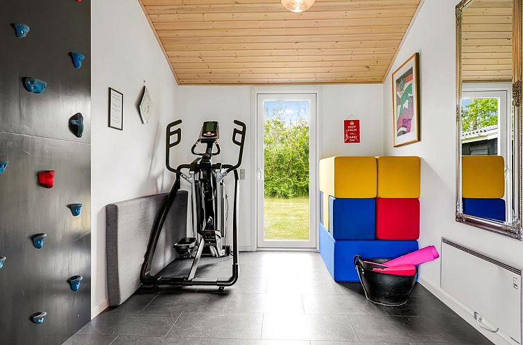 Vakantiehuis "Ensio" - 1.2km from the sea