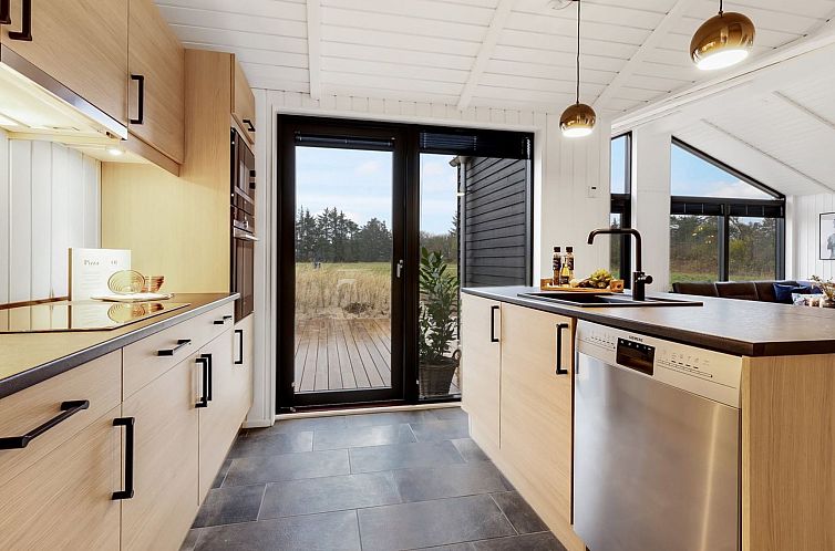 Vakantiehuis "Preben" - 500m from the sea