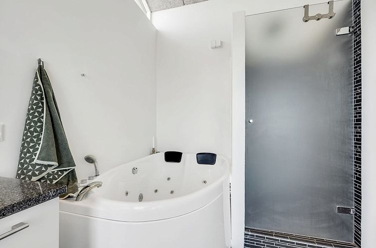 Vakantiehuis "Antonie" - 95m from the sea