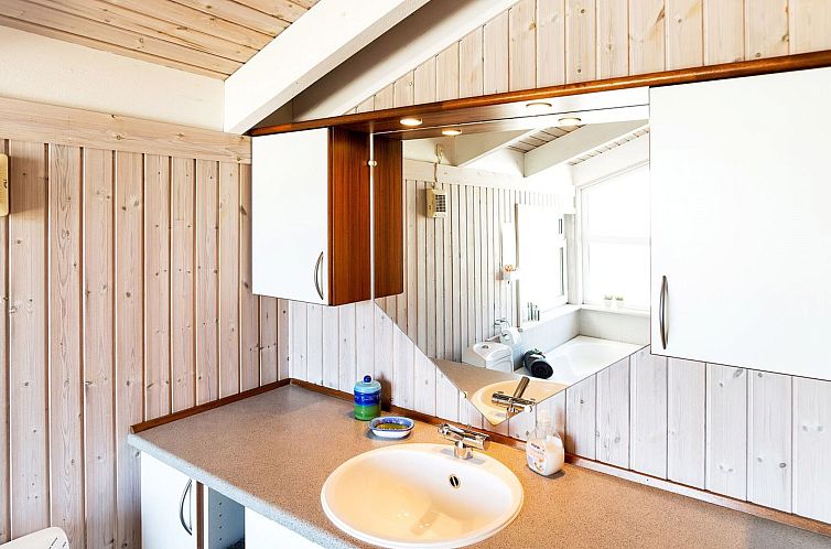 Vakantiehuis "Sixten" - 450m from the sea
