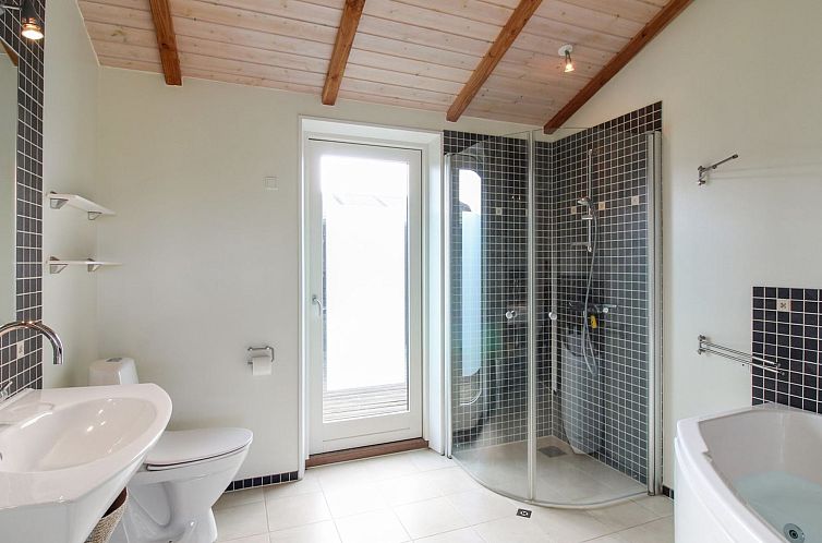 Vakantiehuis "Preben" - 500m from the sea