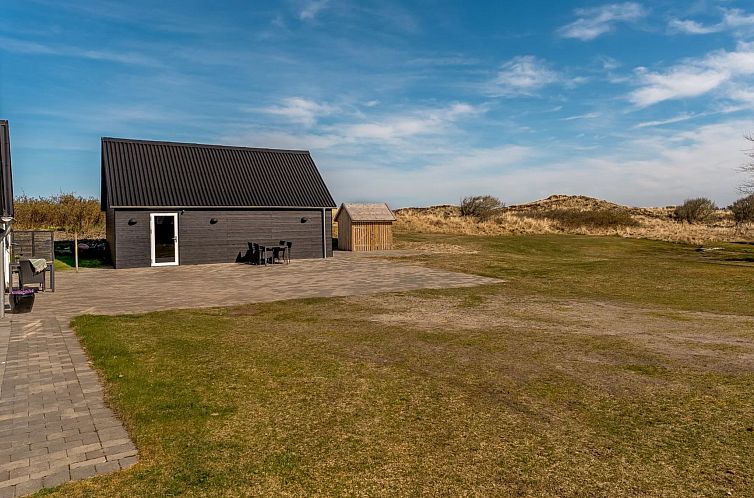 Vakantiehuis "Elisa" - 1.2km from the sea