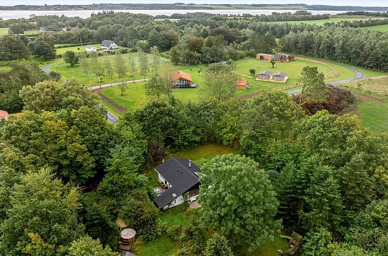 Vakantiehuis "Velika" - 300m to the fjord