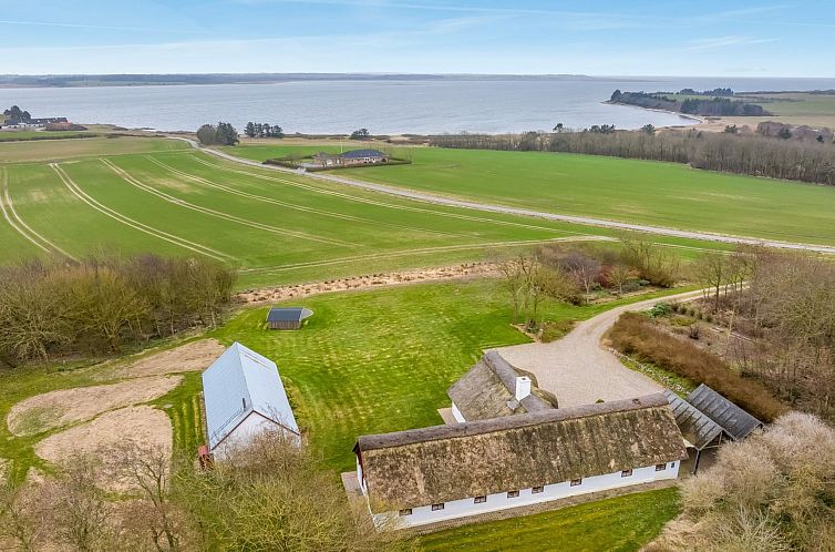 Vakantiehuis "Åsta" - 400m to the fjord