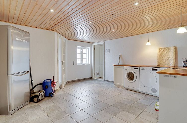 Vakantiehuis "Folkar" - 3km to the fjord