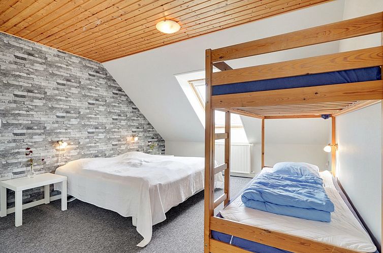 Vakantiehuis "Rahild" - 2km to the fjord