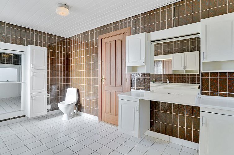 Vakantiehuis "Rahild" - 2km to the fjord