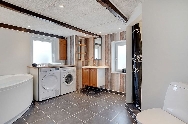 Vakantiehuis "Ailke" - 2km to the fjord