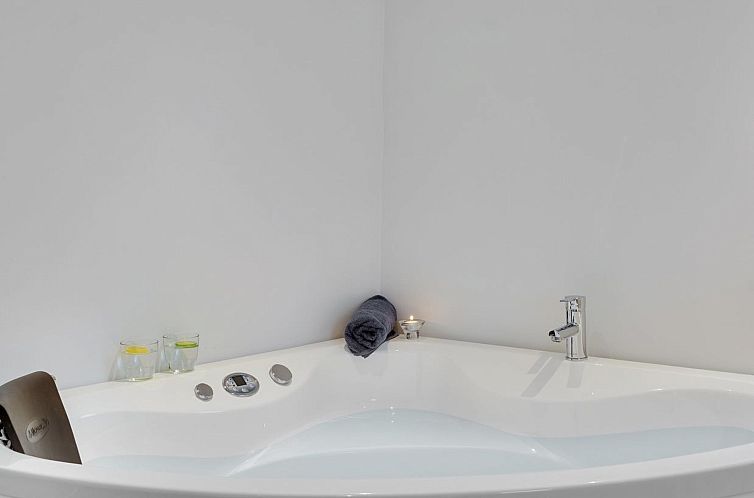 Vakantiehuis "Ailke" - 2km to the fjord