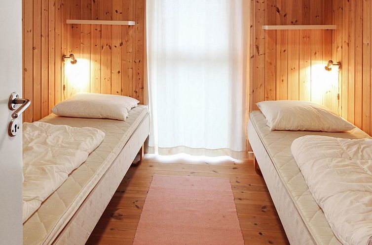 Vakantiehuis "Ilkka" - 400m from the sea