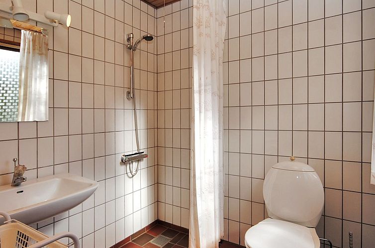 Vakantiehuis "Neven" - 900m from the sea