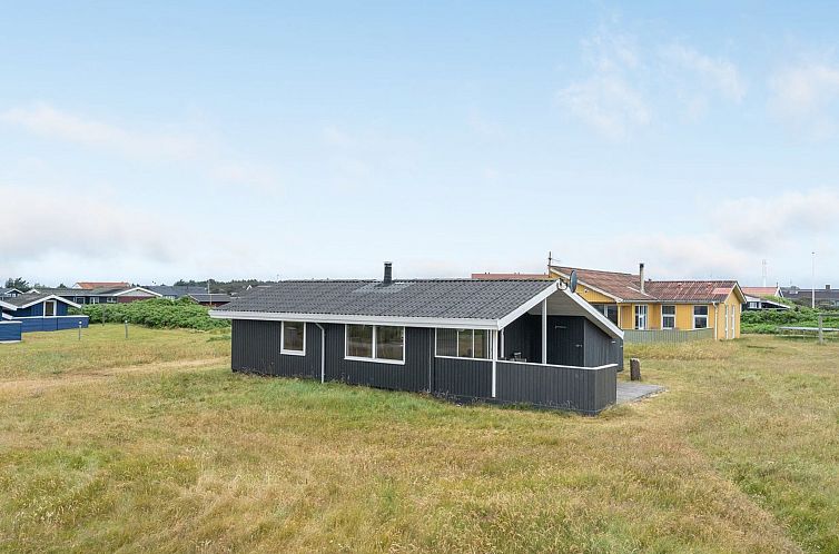 Vakantiehuis "Svea" - 400m from the sea