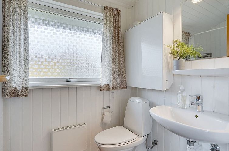 Vakantiehuis "Svea" - 400m from the sea