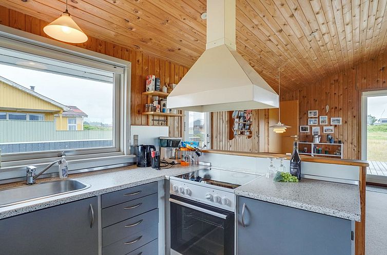 Vakantiehuis "Svea" - 400m from the sea