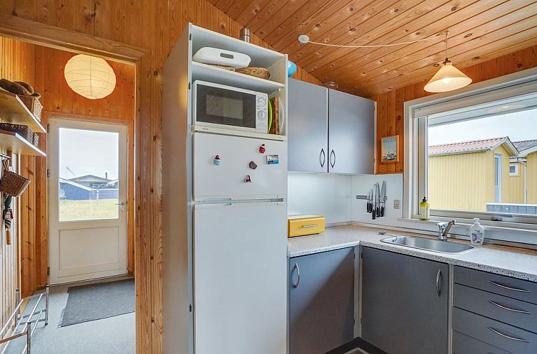 Vakantiehuis "Svea" - 400m from the sea