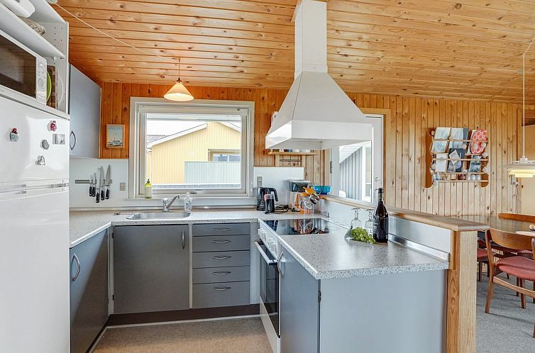 Vakantiehuis "Svea" - 400m from the sea