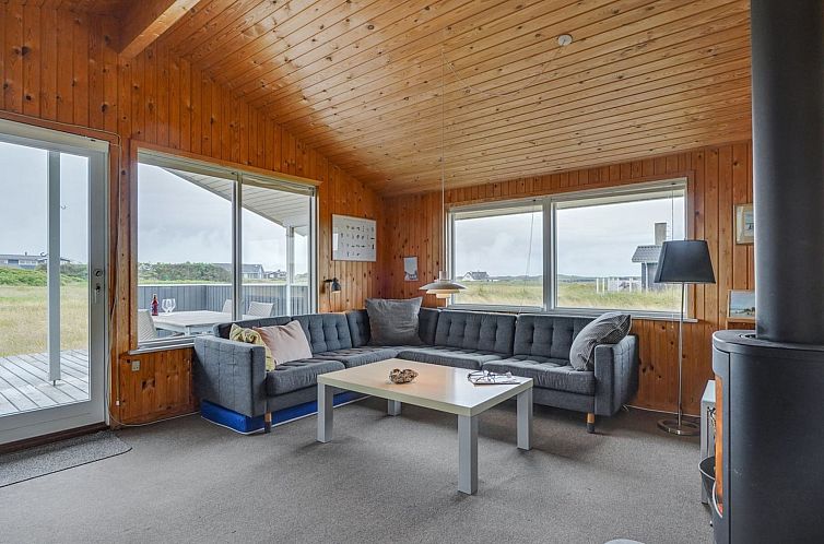 Vakantiehuis "Svea" - 400m from the sea