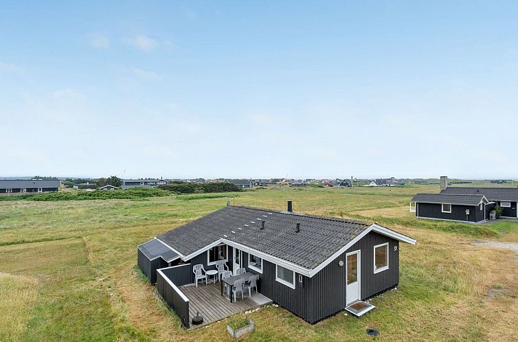 Vakantiehuis "Svea" - 400m from the sea