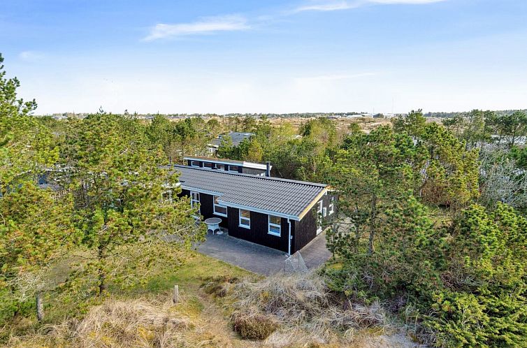 Vakantiehuis "Eroll" - 1.8km from the sea