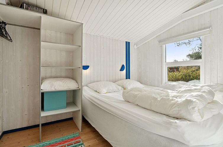 Vakantiehuis "Eroll" - 1.8km from the sea