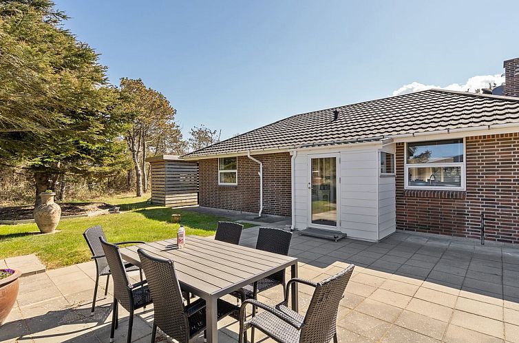 Vakantiehuis "Örjan" - 400m from the sea