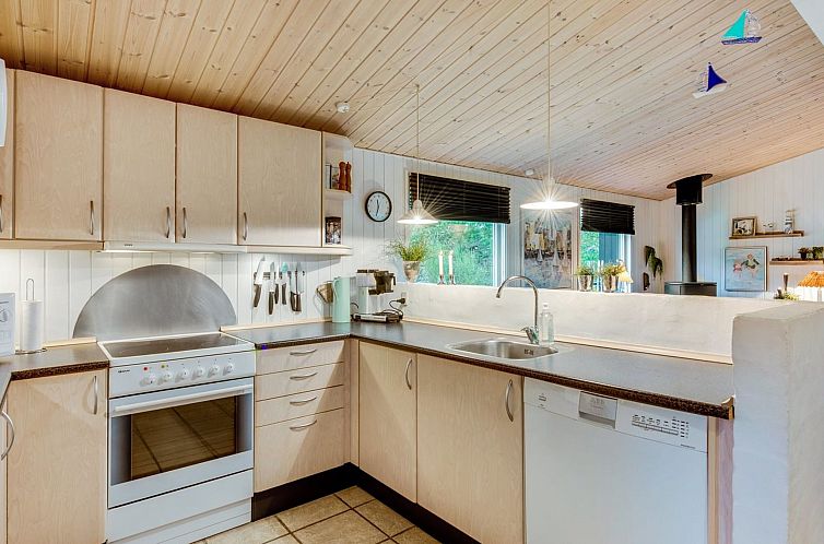 Vakantiehuis "Zoya" - 900m from the sea