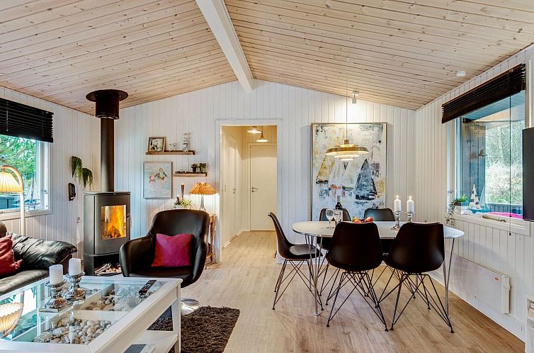 Vakantiehuis "Zoya" - 900m from the sea