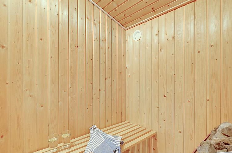 Vakantiehuis "Melanie" - 950m from the sea