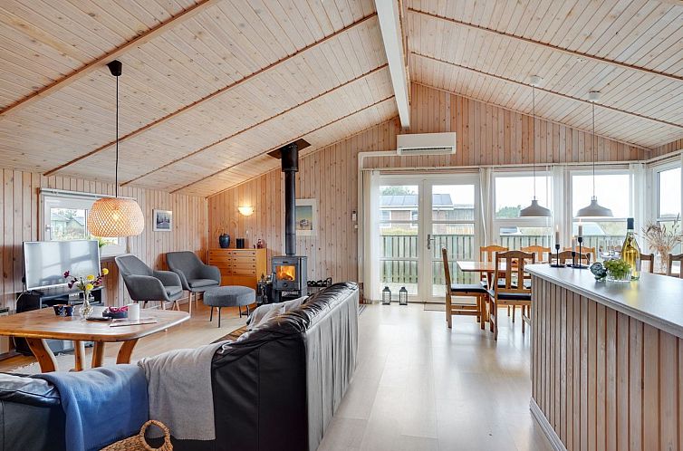 Vakantiehuis "Melanie" - 950m from the sea