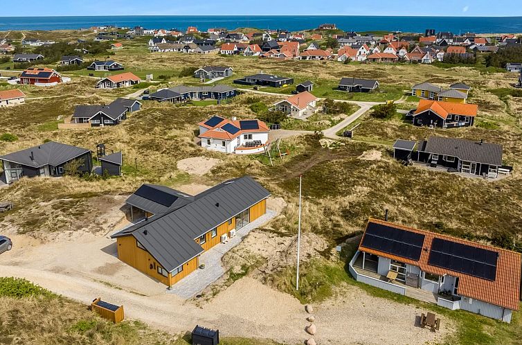 Vakantiehuis "Helga" - 650m from the sea