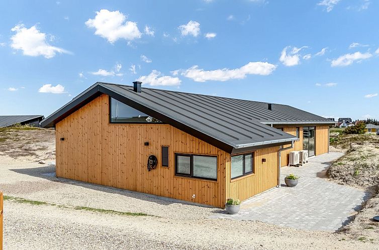 Vakantiehuis "Helga" - 650m from the sea