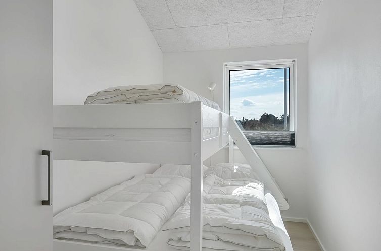 Vakantiehuis "Helga" - 650m from the sea