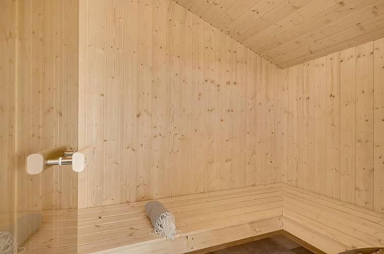 Vakantiehuis "Helga" - 650m from the sea