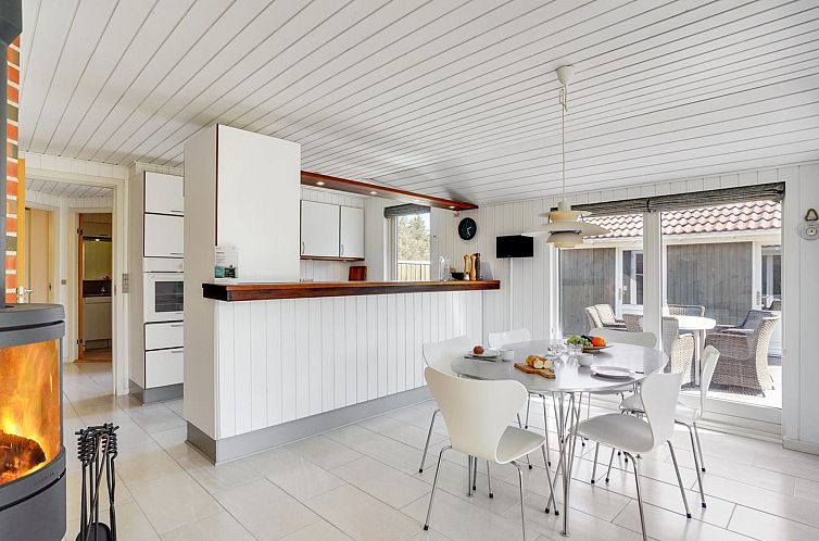 Vakantiehuis "Henkil" - 700m from the sea