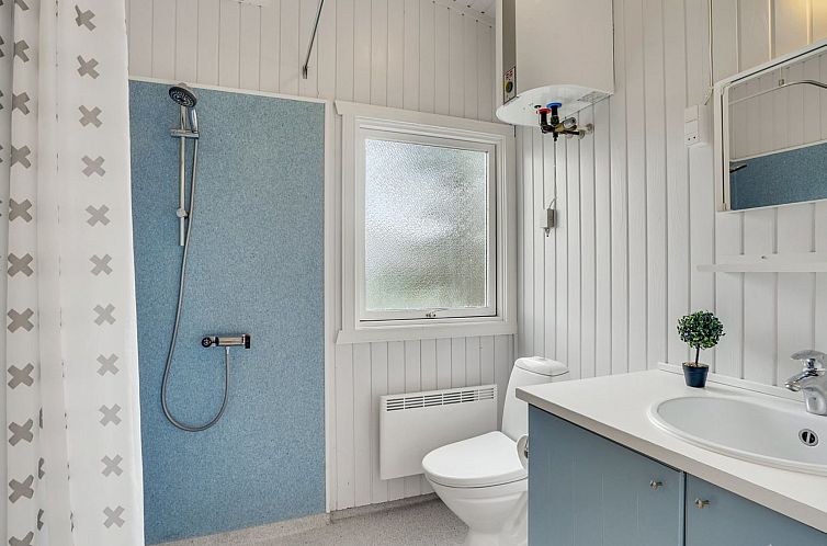 Vakantiehuis "Mads" - 950m from the sea