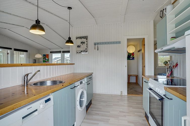 Vakantiehuis "Mads" - 950m from the sea