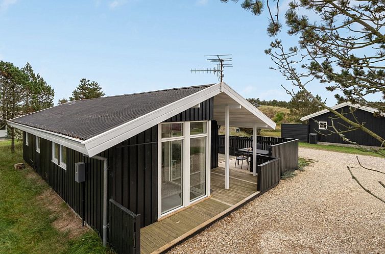 Vakantiehuis "Mads" - 950m from the sea