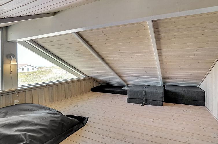 Vakantiehuis "Horsten" - 350m from the sea