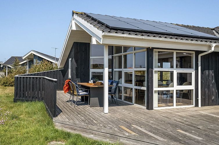 Vakantiehuis "Tuovi" - 800m from the sea