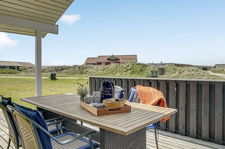 Vakantiehuis "Emppu" - 400m from the sea