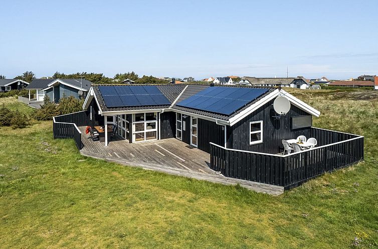 Vakantiehuis "Emppu" - 400m from the sea