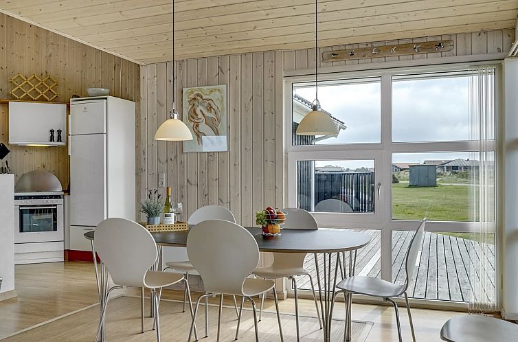 Vakantiehuis "Emppu" - 400m from the sea