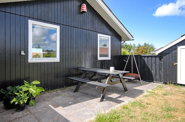 Vakantiehuis "Engelbertine" - 900m from the sea