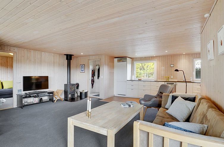 Vakantiehuis "Asmir" - 1.1km from the sea