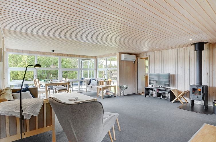 Vakantiehuis "Asmir" - 1.1km from the sea