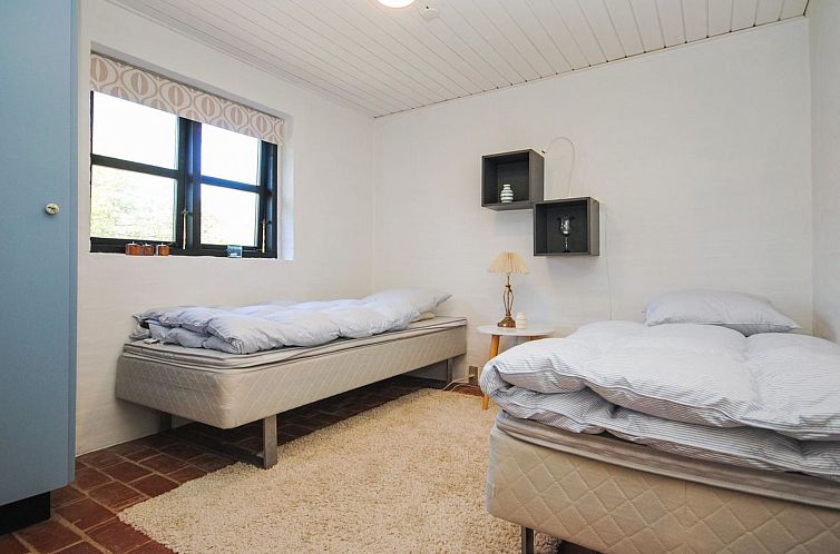 Vakantiehuis "Asmir" - 1.1km from the sea